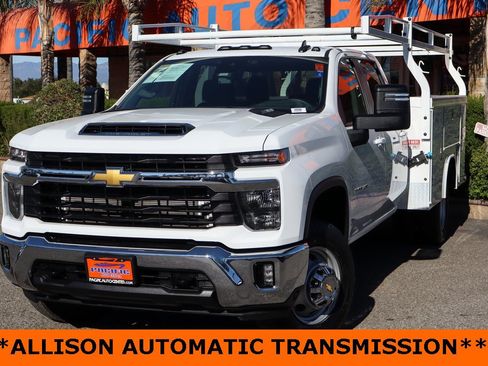 Used 2025 Chevrolet Silverado 3500 LT w/ Convenience Package image 4