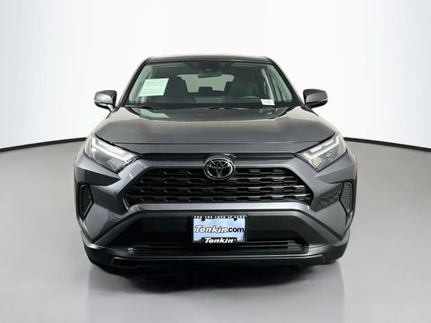 Used 2025 Toyota RAV4 LE AWD/4WD image 2