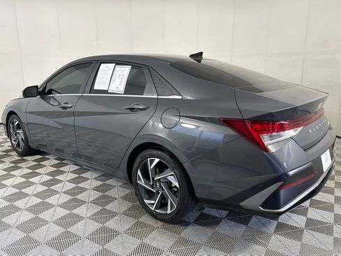 Used 2024 Hyundai Elantra Limited image 4