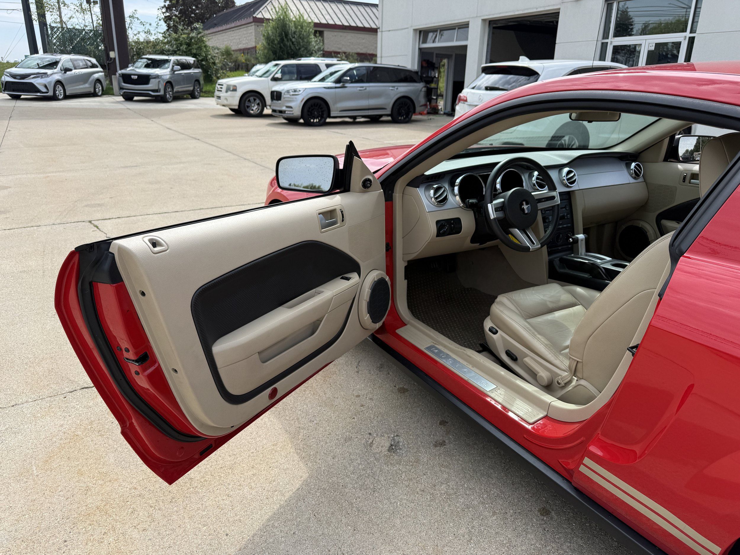 Used 2005 Ford Mustang Premium RWD image 8