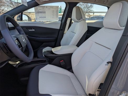 New 2026 Nissan Leaf Platinum+ image 18