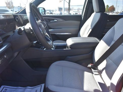 New 2026 Chevrolet Traverse LT w/ Sun and Wheel Package image 14