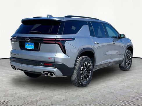 Used 2024 Chevrolet Traverse Z71 image 6