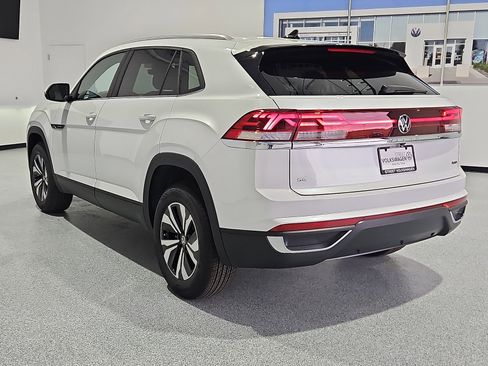 New 2026 Volkswagen Atlas Cross Sport SE image 4