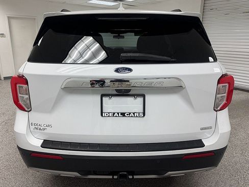 Used 2020 Ford Explorer XLT w/ Equipment Group 202A image 6
