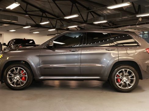 Used 2021 Jeep Grand Cherokee SRT image 4