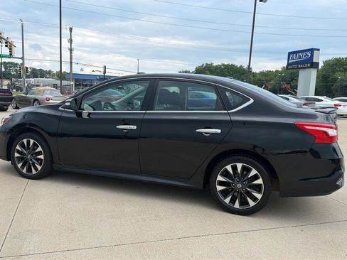 Used 2019 Nissan Sentra SR FWD image 10