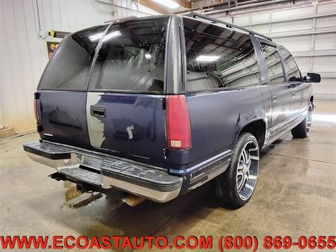Used 1999 Chevrolet Suburban 2WD w/ Preferred Equipment Group 3 image 6