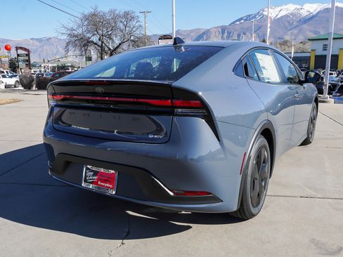 New 2026 Toyota Prius LE image 8