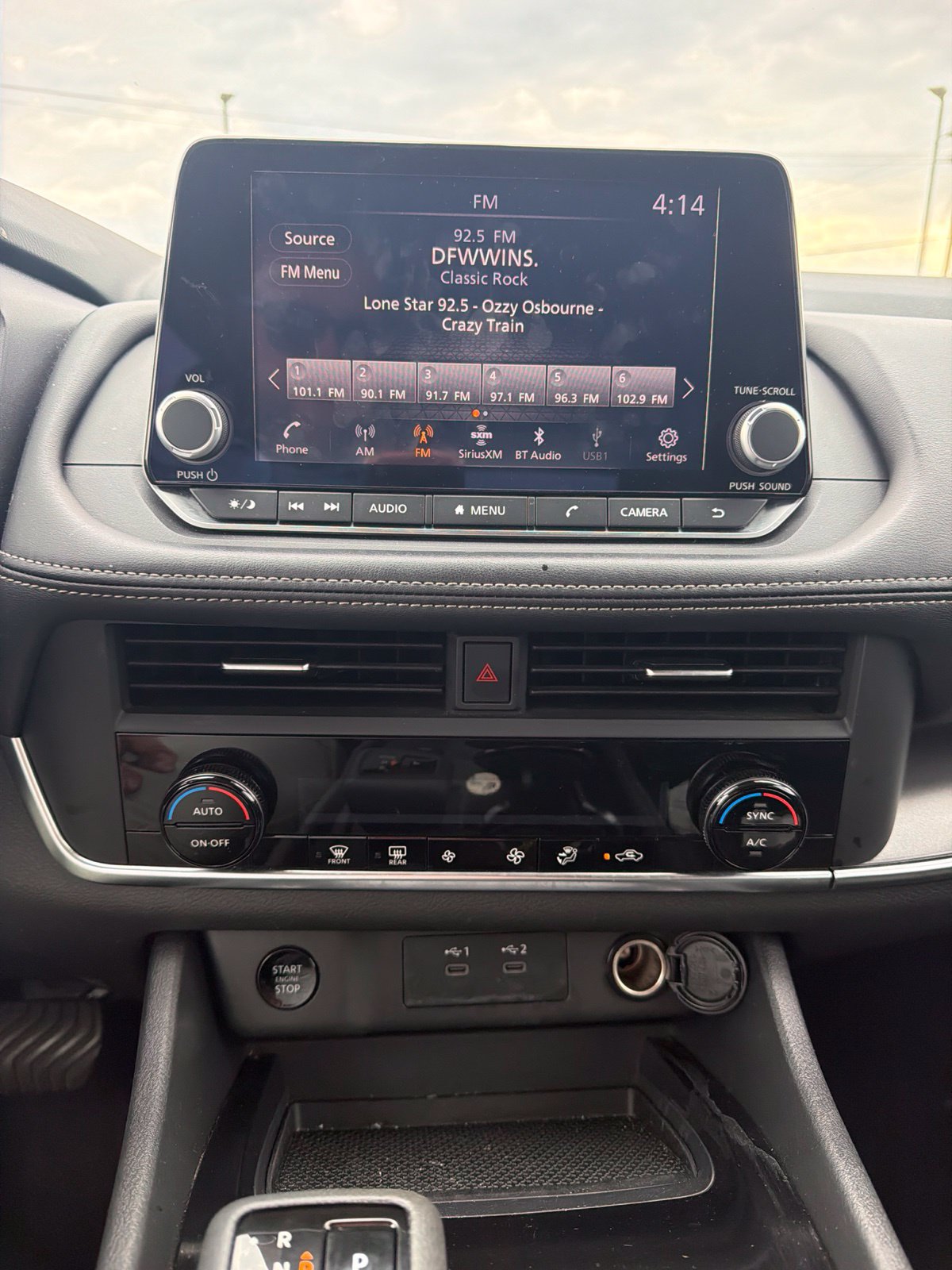 Used 2024 Nissan Rogue SV AWD/4WD image 10