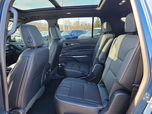 Used 2026 Chevrolet Traverse High Country image 12