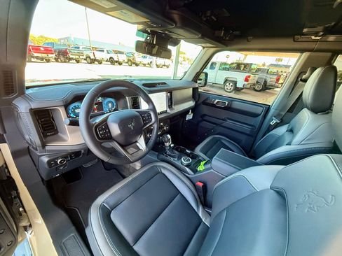 New 2025 Ford Bronco Outer Banks image 7