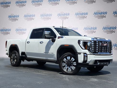 Used 2024 GMC Sierra 2500 Denali w/ Denali Reserve Package AWD/4WD image 2