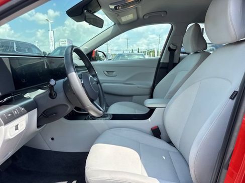 Used 2025 Hyundai Kona SEL AWD/4WD image 13