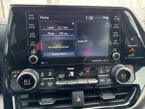 Used 2022 Toyota Highlander XLE image 15