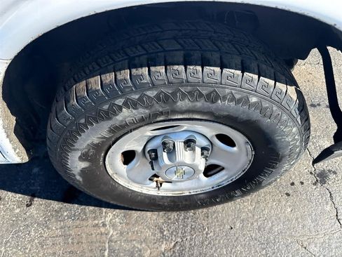 Used 2021 Chevrolet Express 2500 w/ Driver Convenience Package image 8