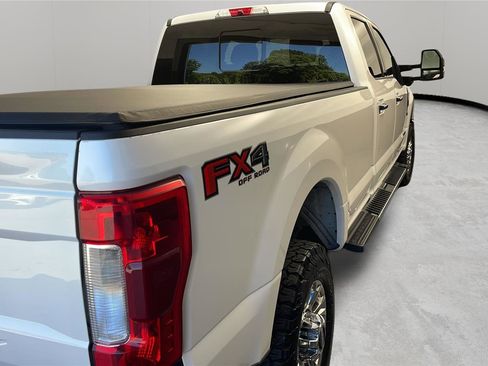 Used 2019 Ford F350 Lariat w/ Lariat Ultimate Package AWD/4WD image 24