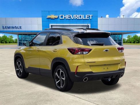 Used 2023 Chevrolet TrailBlazer RS w/ Sun and Liftgate Package FWD image 4