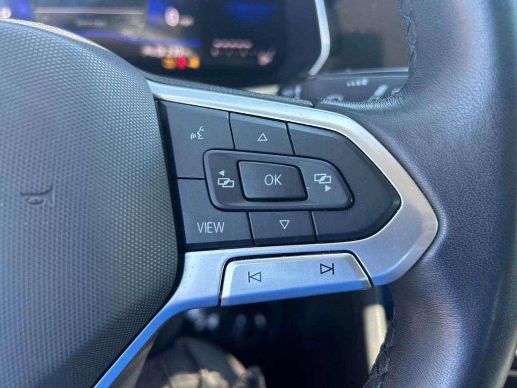 Used 2024 Volkswagen Jetta SE FWD image 38