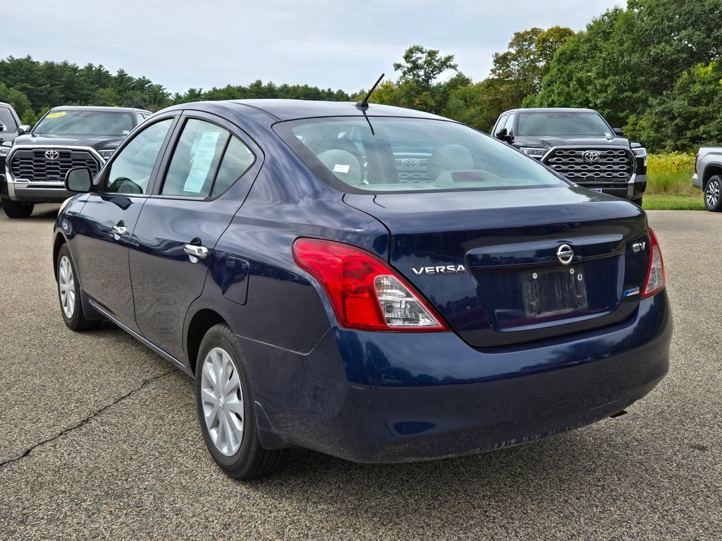 Used 2012 Nissan Versa SV FWD image 3