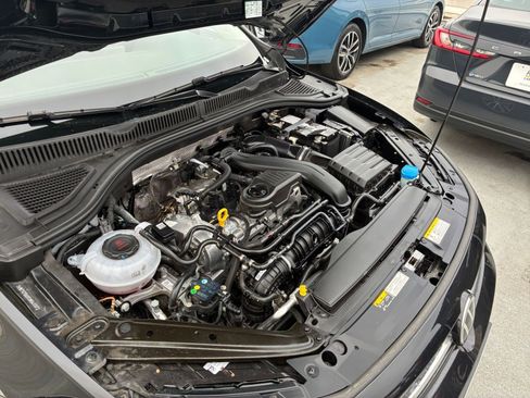 Used 2025 Volkswagen Jetta SE image 31