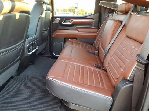 Used 2023 GMC Sierra 1500 Denali Ultimate image 9