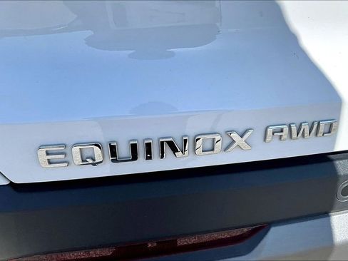 Used 2025 Chevrolet Equinox LT AWD/4WD image 23