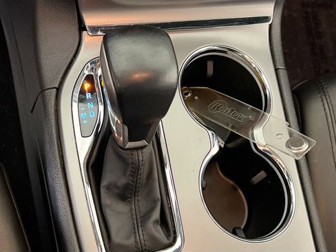 Used 2021 Jeep Grand Cherokee Limited image 16