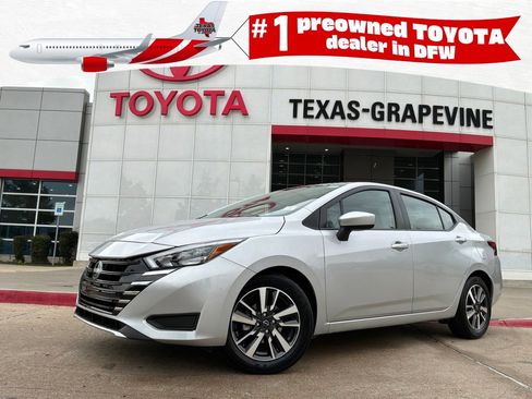 Used 2025 Nissan Versa SV FWD image 1