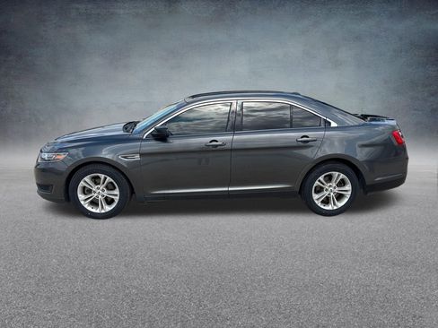 Used 2016 Ford Taurus SE FWD image 2