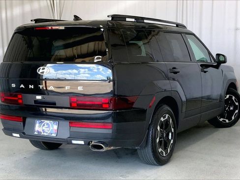 Used 2025 Hyundai Santa Fe SEL FWD image 12