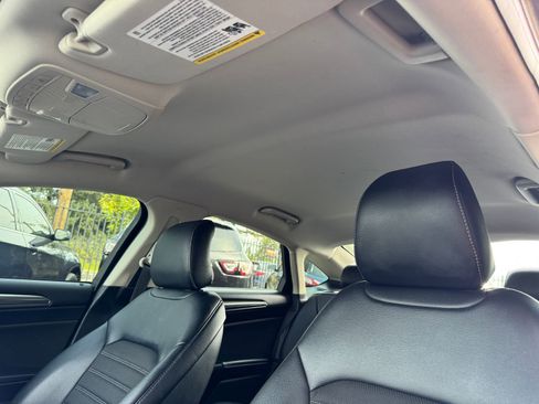 Used 2017 Ford Fusion SE w/ Equipment Group 201A FWD image 11