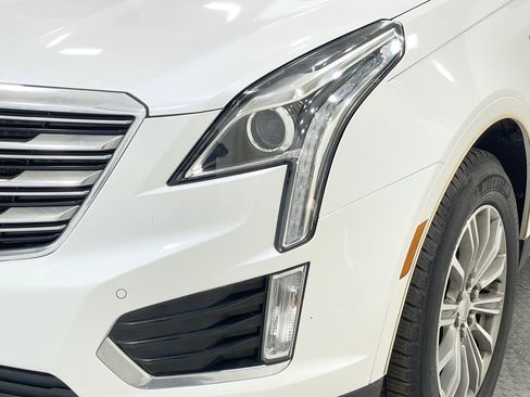 Used 2017 Cadillac XT5 Luxury image 35
