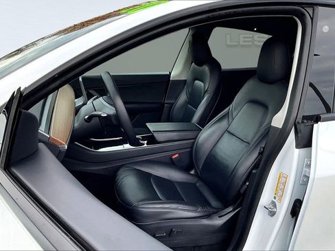 Used 2020 Tesla Model Y Long Range image 24