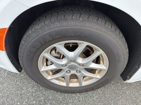 Used 2023 Chrysler Pacifica Touring-L image 10