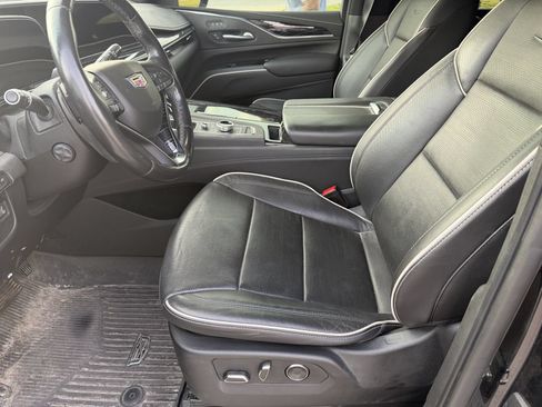 Used 2021 Cadillac Escalade ESV Sport w/ Driver Assist Tech Package AWD/4WD image 5