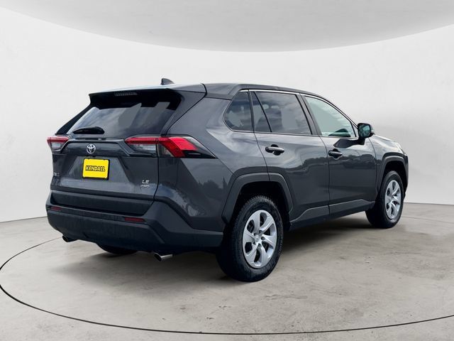 Used 2024 Toyota RAV4 LE AWD/4WD image 5