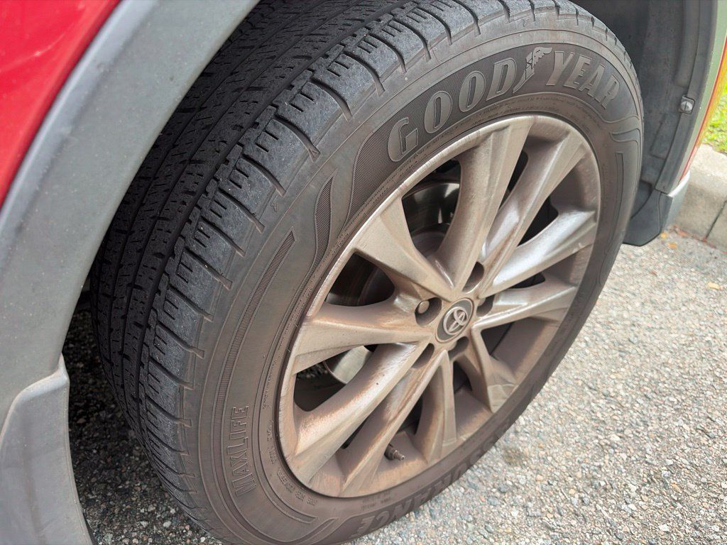 Used 2016 Toyota RAV4 Limited FWD image 9