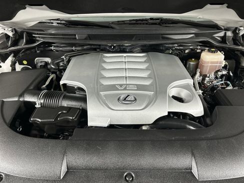Used 2018 Lexus LX 570 4WD image 11