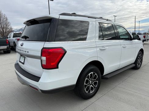 Used 2024 Ford Expedition XLT image 3