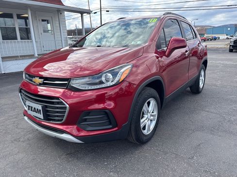 Used 2018 Chevrolet Trax LT w/ Driver Confidence Package image 3