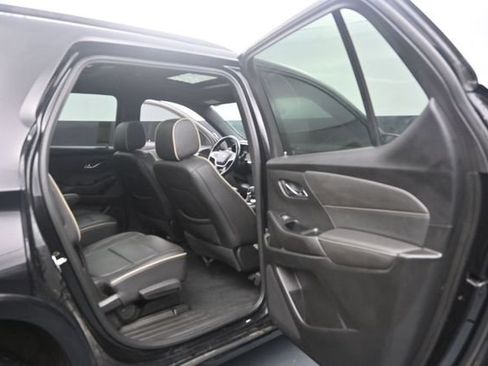 Used 2023 Chevrolet Traverse Premier w/ Redline Edition AWD/4WD image 38