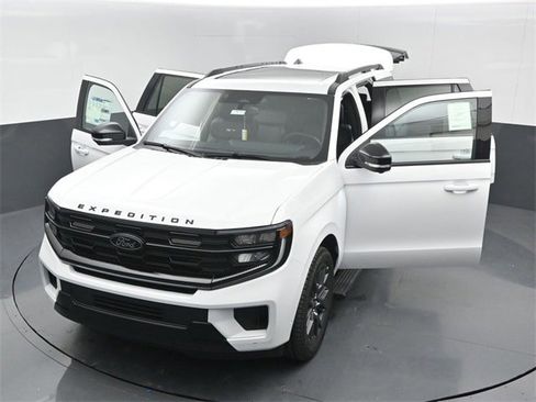 New 2025 Ford Expedition Platinum w/ Stealth Performance Package image 26