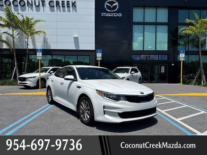 Used 2018 Kia Optima LX w/ 17" Alloy Wheels Package