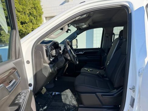 Used 2024 Chevrolet Silverado 2500 LT image 18