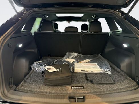 New 2026 Volkswagen Atlas Cross Sport SEL Premium R-Line AWD/4WD image 19