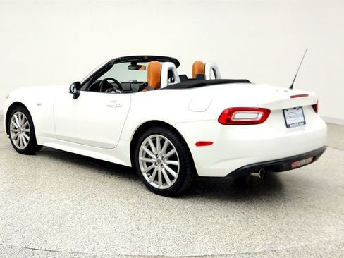 Used 2018 FIAT 124 Spider Lusso w/ Navigation & Sound Group RWD image 7