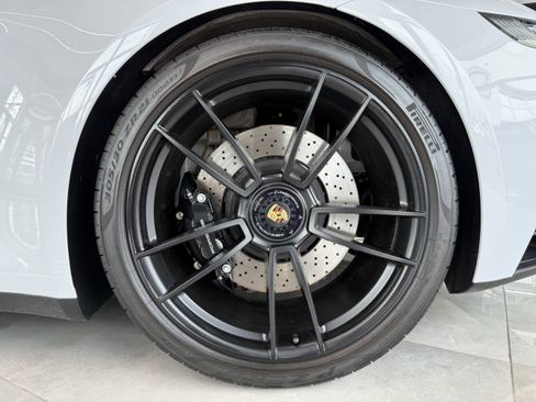 Used 2024 Porsche 911 Targa 4 GTS image 40