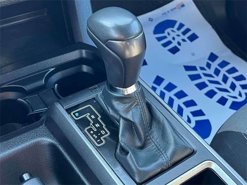 Certified 2023 Toyota Tacoma TRD Off-Road image 26