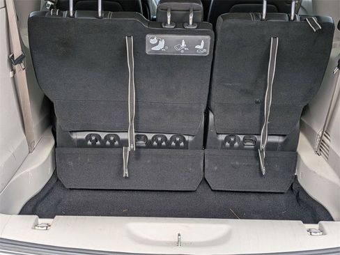 Used 2020 Chrysler Voyager Lxi image 28